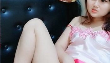 Annie Ngangkang Colok Memek PAkai JAri