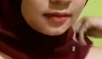 Hijab Merah Nakal