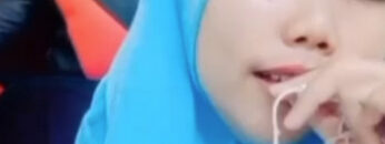 Gadis Hijab Biru Omek Sampai Basah