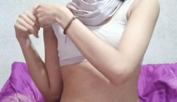 Hijab Tocil Berbagi Video Ke Pacar