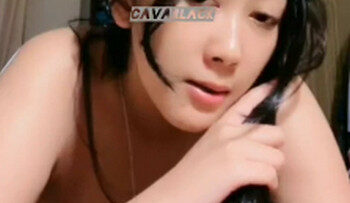 CECE Horny Ngocok Sendiri.jpg