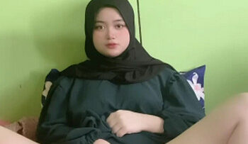 MUNA Hijab Mulus.jpg