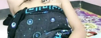 NESSIE Ngangkang HOT Colok Memek.jpg