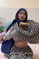 Uztajah Alim Tapi Doyan Bugil.jpg