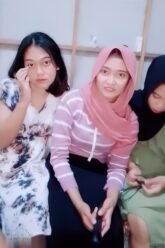 3 Cewek hijab Kena Gilirs.bmp