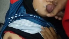 HIJAB Karyawan Sepong Crot Mulut.jpg
