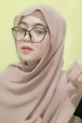 AICHAN Hijab Show Bar Bar 1.jpg