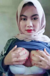CANTIKA Hijab Manias Pamer tetek.jpg