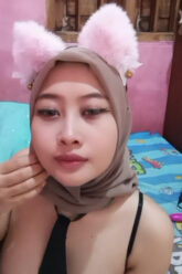 HENI Hijab Nakal Kostum Kelinci BDSM.jpg