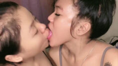 MARSANDA Kiss Lesbi.jpg