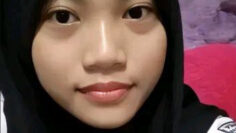MILAH Hijab Anak Sekolah Maniak Ngocok 1.jpg