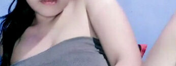 QUEENA Ngocok Enak Pakai Jari.jpg