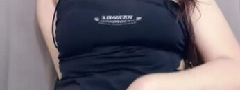 XIU Live Memek Bergetar.jpg
