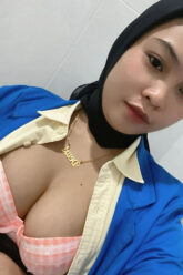DEWI AMANDA.jpg