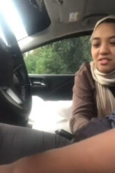 HIJAB Ngocok DI Mobil Lanjut masuk Hotel.jpg