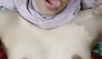 HIJAB PELAJAR BINAL Suka Crot Mulut.jpg
