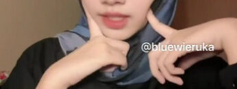 MIKA RUKA Hijab Ngangkang Ngocok.jpg
