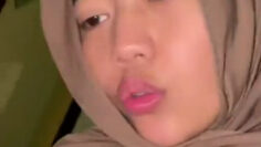 DEWWY Hijab Pacaran Ngewe.jpg
