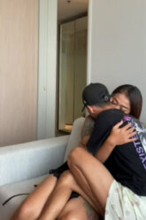 MBAK Berta Layani Brondong.jpg