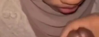 Pacar Hijab Ketagihan Nyepong.jpg